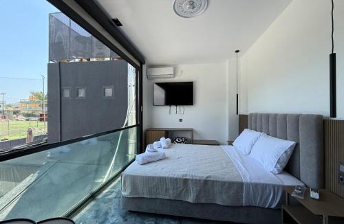 Salamis Apartment | Parrot Papagalakia 109