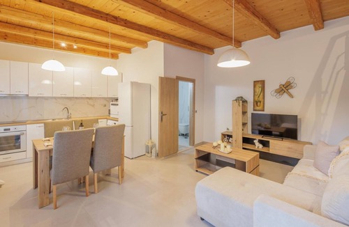 Vigla Apartment | Pavlos & Sofia Villa Vigla Apartment – Heated Private Pool, Wi-Fi, Air Conditioning