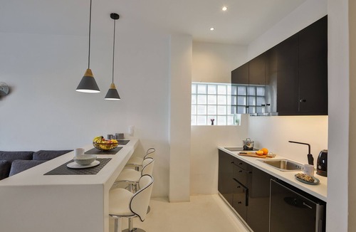 Spata-Artemida Apartment | Penthouse & Apartments by the Sea near Airport