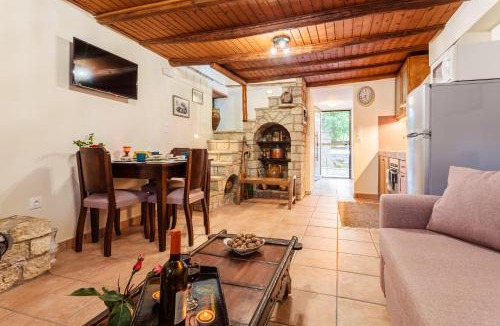 Messini House | Petalidi Olive Garden Stone House near the beach