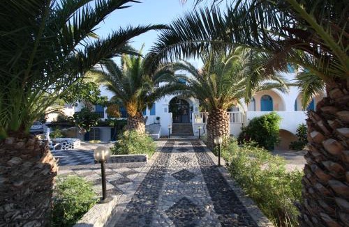 Perissa Hotel | Petra Nera