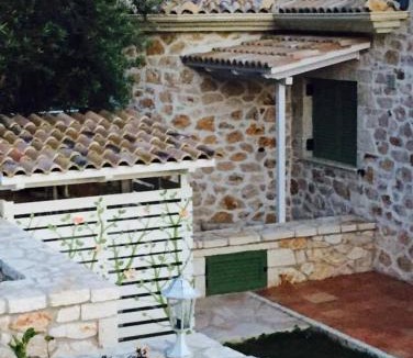Igoumenitsa Apartment | Petra & Thalassa