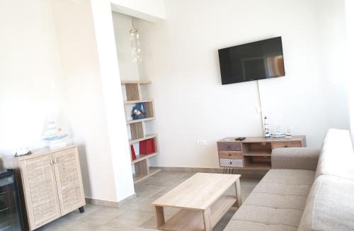 Keramoti Apartment | Petrino Studios