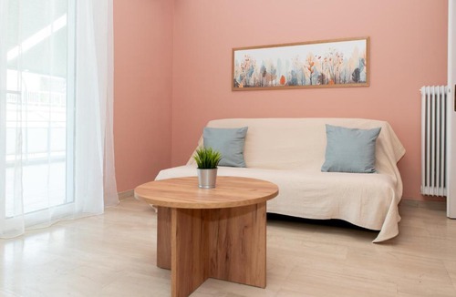 Pasalimani Apartment | Piraeus Pasalimani Veranda for up to 6, near metro
