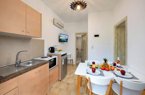 Agios Nikolaos Town Apartment | Plaisir Beachside Apt