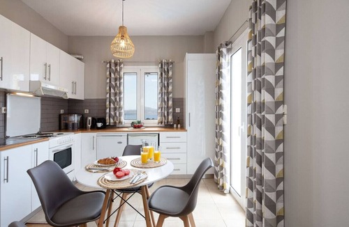 Plaka Apartment | Plaka Modern apartment with a shared Pool