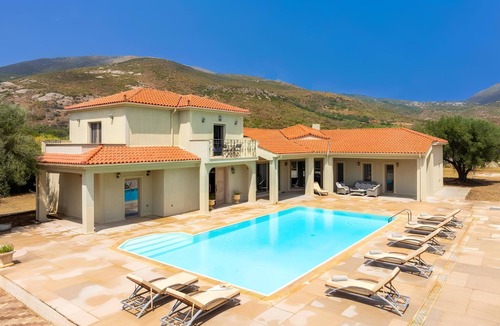 Kateleios Villa | Pomegranate Tree Villa with private pool and jacuzzi.