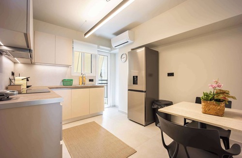 Pangrati Apartment | Premium 2BR in Pangrati | Balcony & King Bed