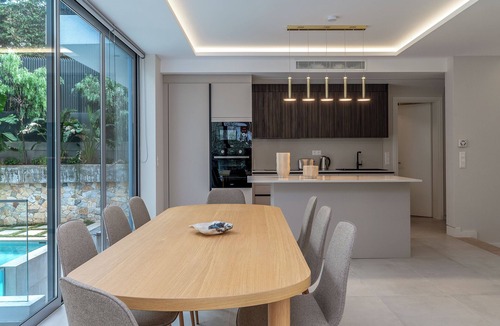 Voula House | Private Pool Villa | Walk to Beach & Voula Square