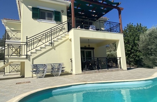 Psili Ammos Villa | Private villa close to sandy beach!