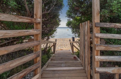 Pefkochori House | PROPERSTAY 102 - Jade by the Sea Villa