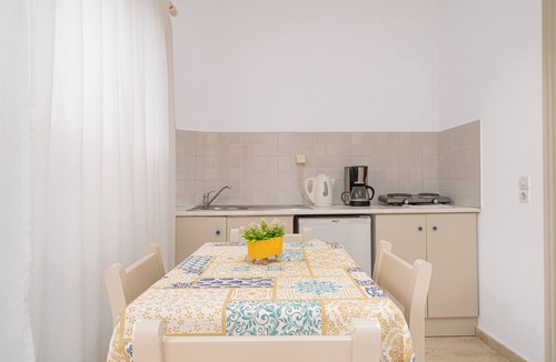 Vasilikos Apartment | Pyrgaraki Apartment for 4! 50m from the beach!