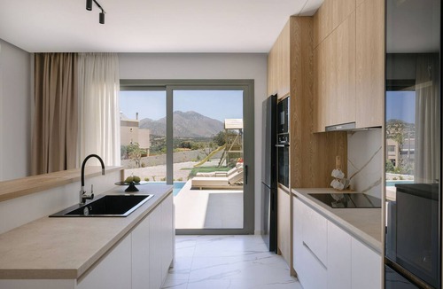 Skaleta Villa | Pyxis Villa, Family Friendly with Heated Pool