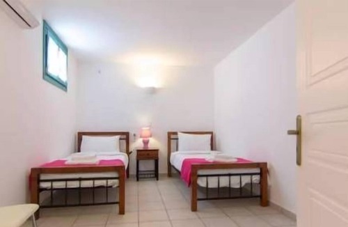 Imerovigli Villa | R 389 Deluxe 2 Floor Villa with Hotel Pool Incl Breakfast