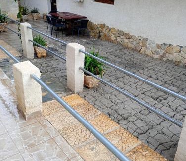 Paralia Porovitsis House | Rallis village apartments