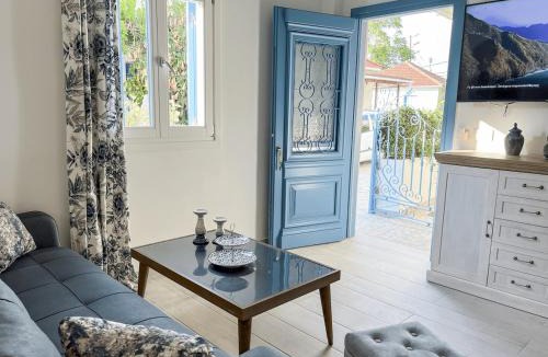 Fiskardo Apartment | Reginas -Blue Flower Little Home in the Heart of Fiscardo