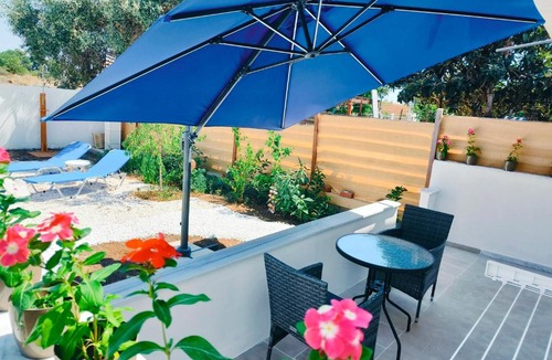 Ag. Georgios Bed & Breakfast | Relaxrooms, 1 queen size bed, swimming pool