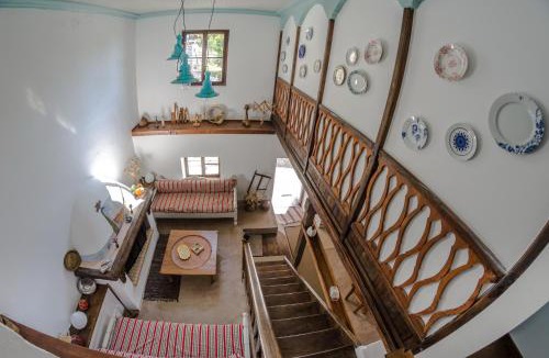 Pinakates House | Riga's Pinakoti Lodge