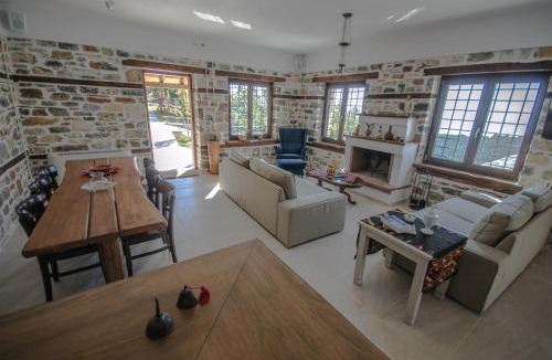 Pinakates House | Riga's Pinakoti Lodge