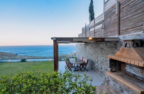 Agia Pelagia Apartment | Rock of Angel Villa with Amazing Sea view!