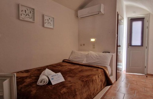 Akrotiri Hotel | Rodakas Hotel