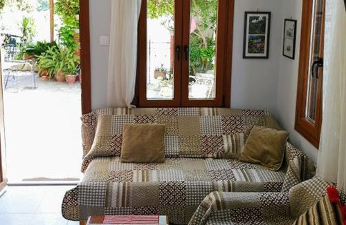 Kato Gatzea House | Roppas Studios Nostos
