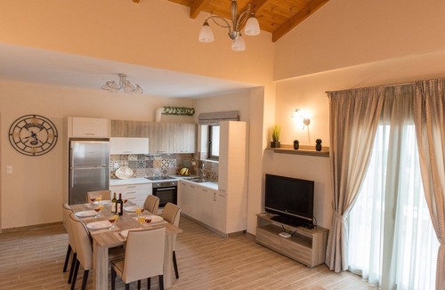 Pikris Villa | Rose OFFLINE