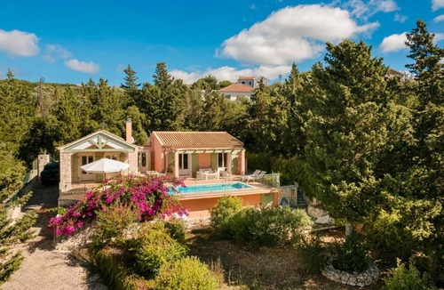 Chalikeri Villa | ROSEPETRA!