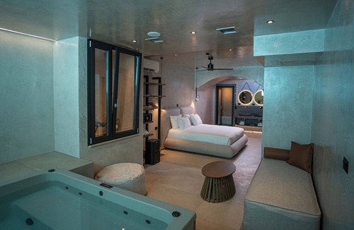 Polichrono Hotel | Royal Hotel and Suites