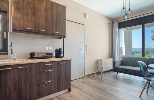 Nikiana Apartment | San George 1 Apartment with Sea View, Wi-Fi, and Air Conditioning