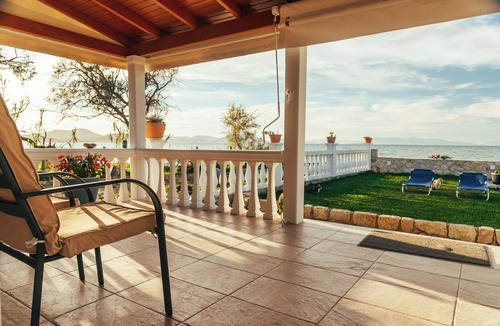 Lefkimmi House | Sea Breeze Oasis-Tranquil Coastal Escape