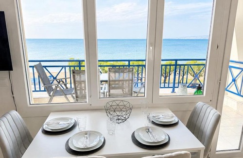 Neoi Epivates Apartment | Sea View Luxury Apartment Beachfront 2BR