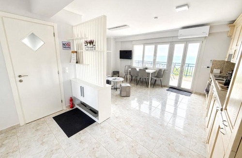 Neoi Epivates Apartment | Sea View Luxury Apartment Beachfront 2BR