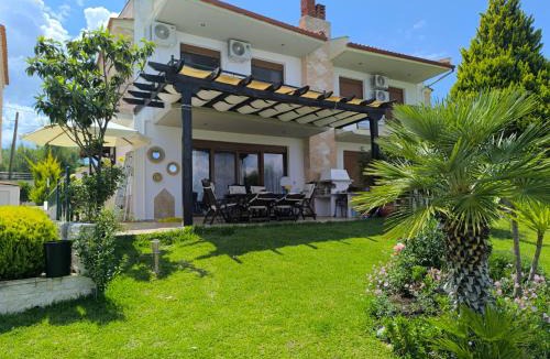 Pefkochori Villa | Sea View Pool Villa in Glarokavos, Halkidiki