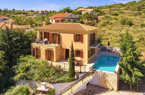 Katsarata Villa | Sea views close to Fiscardo countryside setting.