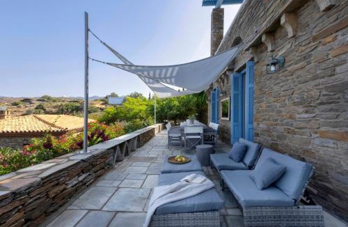 Steniai Villa | Seabreeze house by the sea by Andros Villas Collection