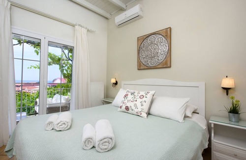 Agios Gordios House | Sebastians Family Hotel & Taverna