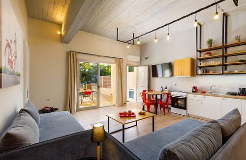 Dassia Apartment | Senses Suite Ena: Luxury, renovated Apartment in Corfu