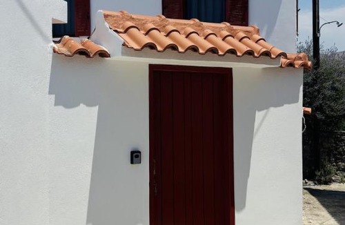 Eresos House | Serenity Haven Authentic Village House with Yard