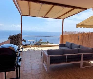 Mavrovouni Apartment | Simply Meraki Gytheian apt with Panoramic Sea View