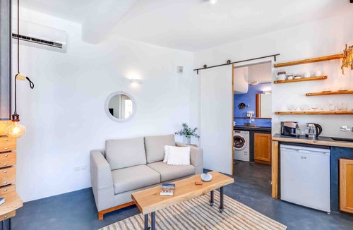 Katochori Apartment | Skiff - Transformed studio on the water's edge