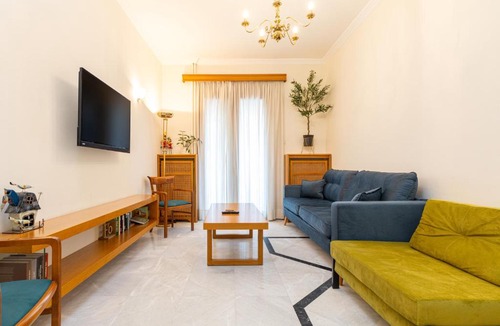 Old Town Apartment | Soul of Sun - Spacious Luxury 90sqm Apartment, 2 Bathrooms, Chania Center, Private Parking Available 900m