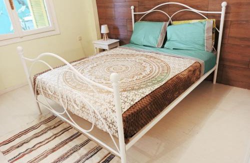 Ano Kipseli Apartment | Spacious 2BR Boho House with Private Garden