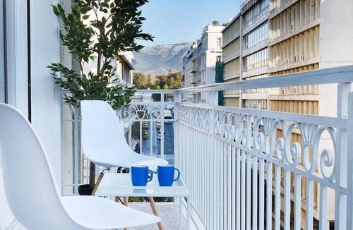 Athens City Centre Apartment | Spacious elegant 3 bedroom apartment in the heart of Athens