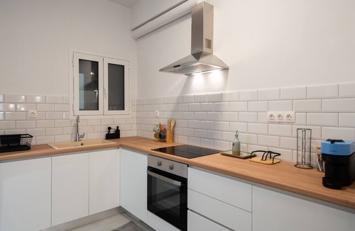 Pangrati Apartment | Spacious | Modern 2BR Near Kalimarmaro | Pagkrati