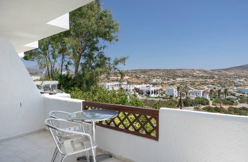 Amoopi Apartment | Standard Sea View Double 1 Room with Sea View and Shared Pool