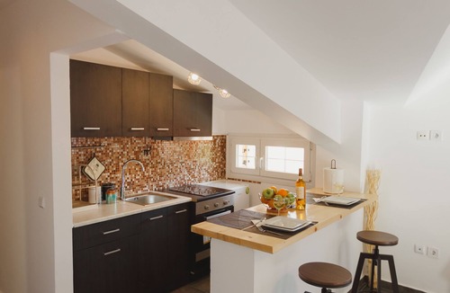 Poros House | Stellatos House