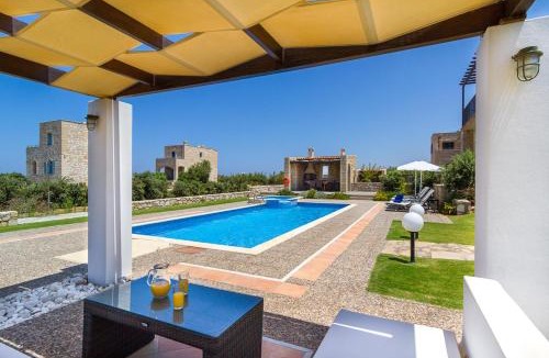 Rapaniana Villa | Stone Built Private villa Emerald with pool, 30m to Beach & BBQ!