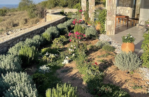 Likissa Villa | Stonevillas and Seaview Garden Marion