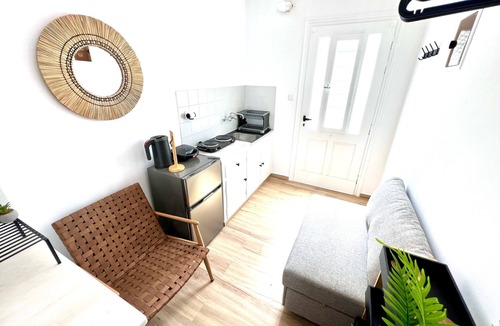 Parikia Apartment | Studio 'Aeolian Blu 5' with Sea View, Wi-Fi and Air Conditioning